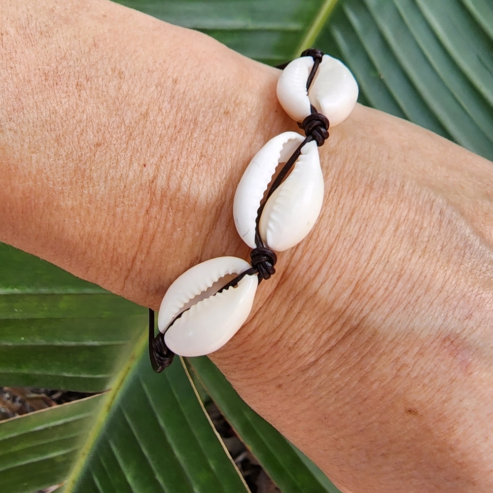 Rio/Anthro Bohemian ocean Seashells Bracelet Tropical Vacation coachell